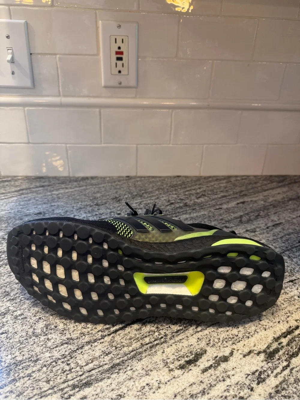 Men’s Adidas UltraBoost 1.0 Black Lucid Lemon ID9682 Primeknit Size 9.5